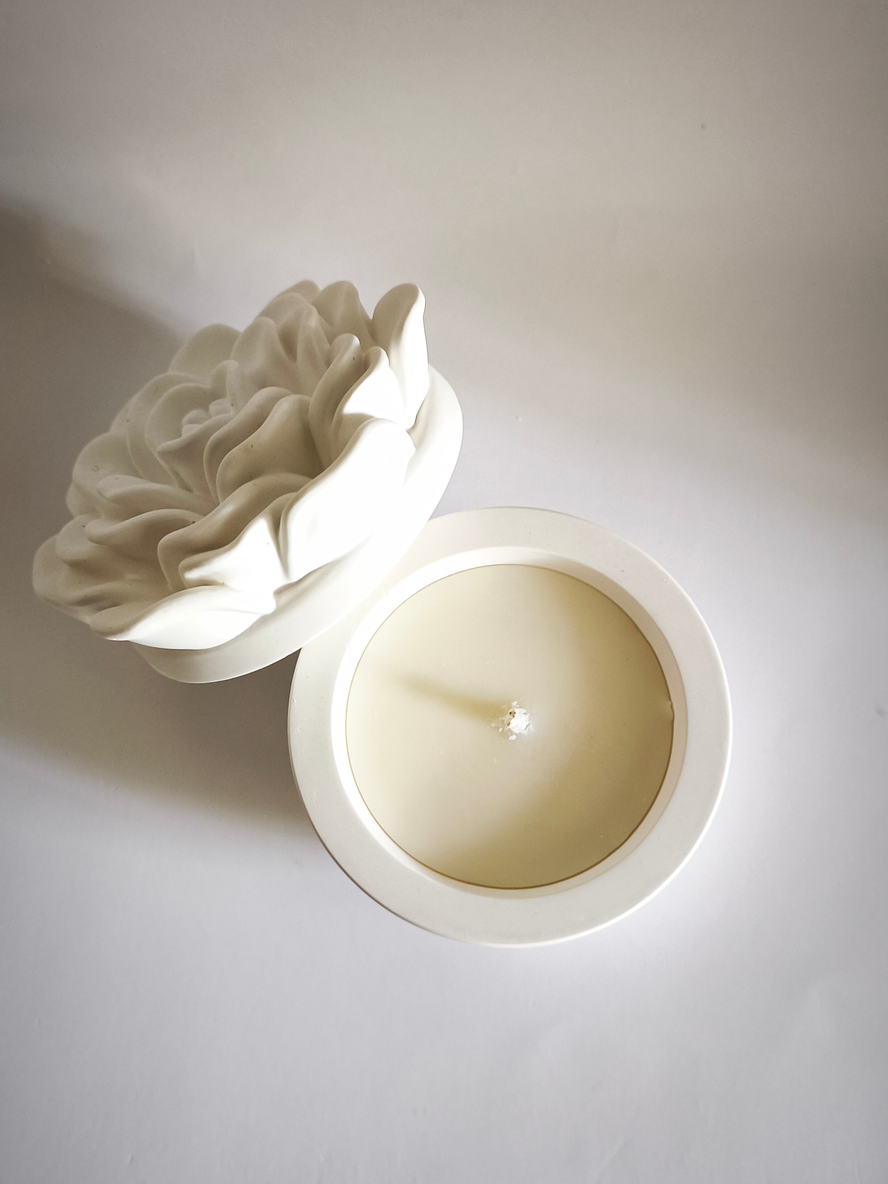 Scented candle "White Flower"