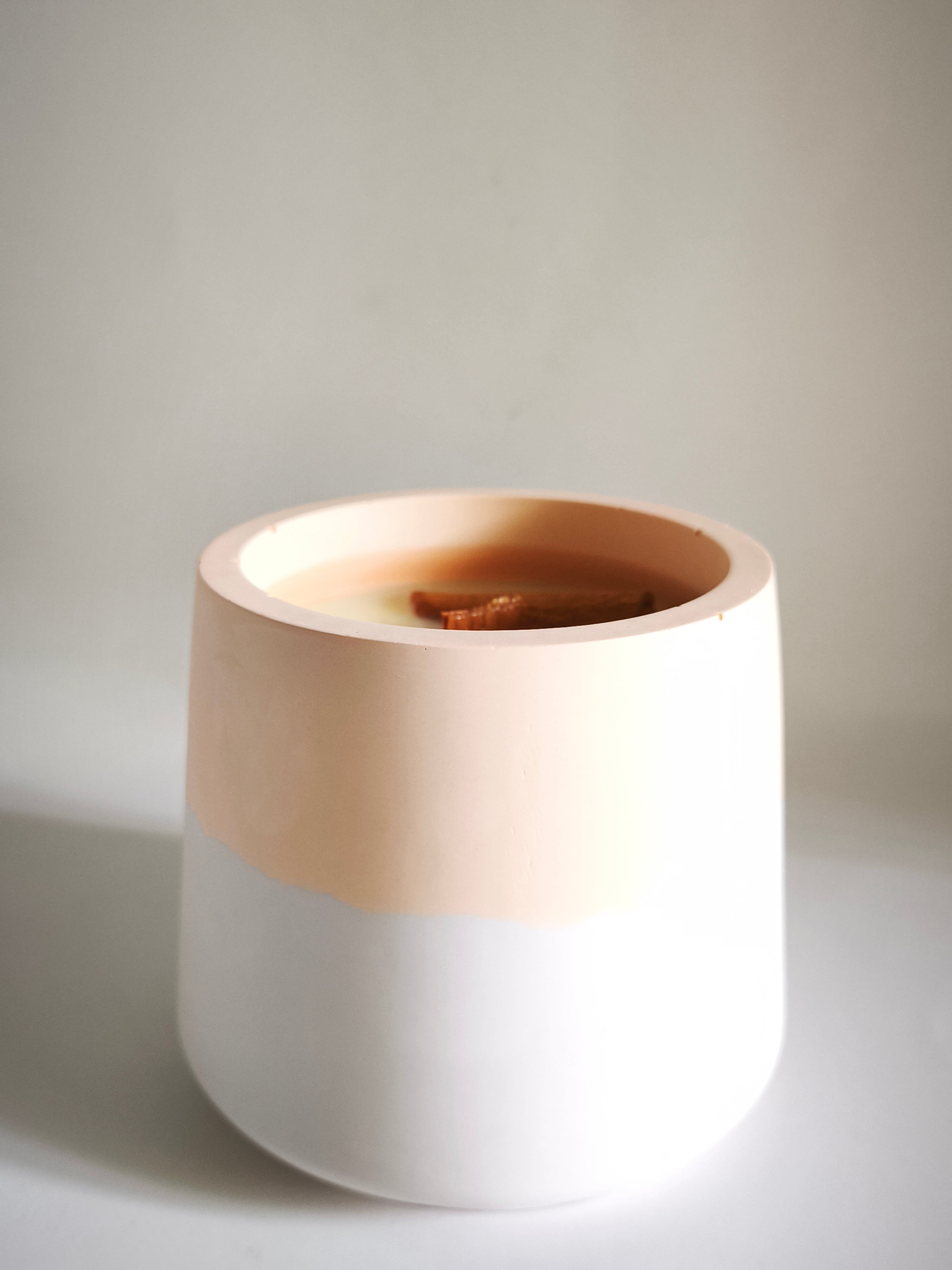 "Alisa" scented candle