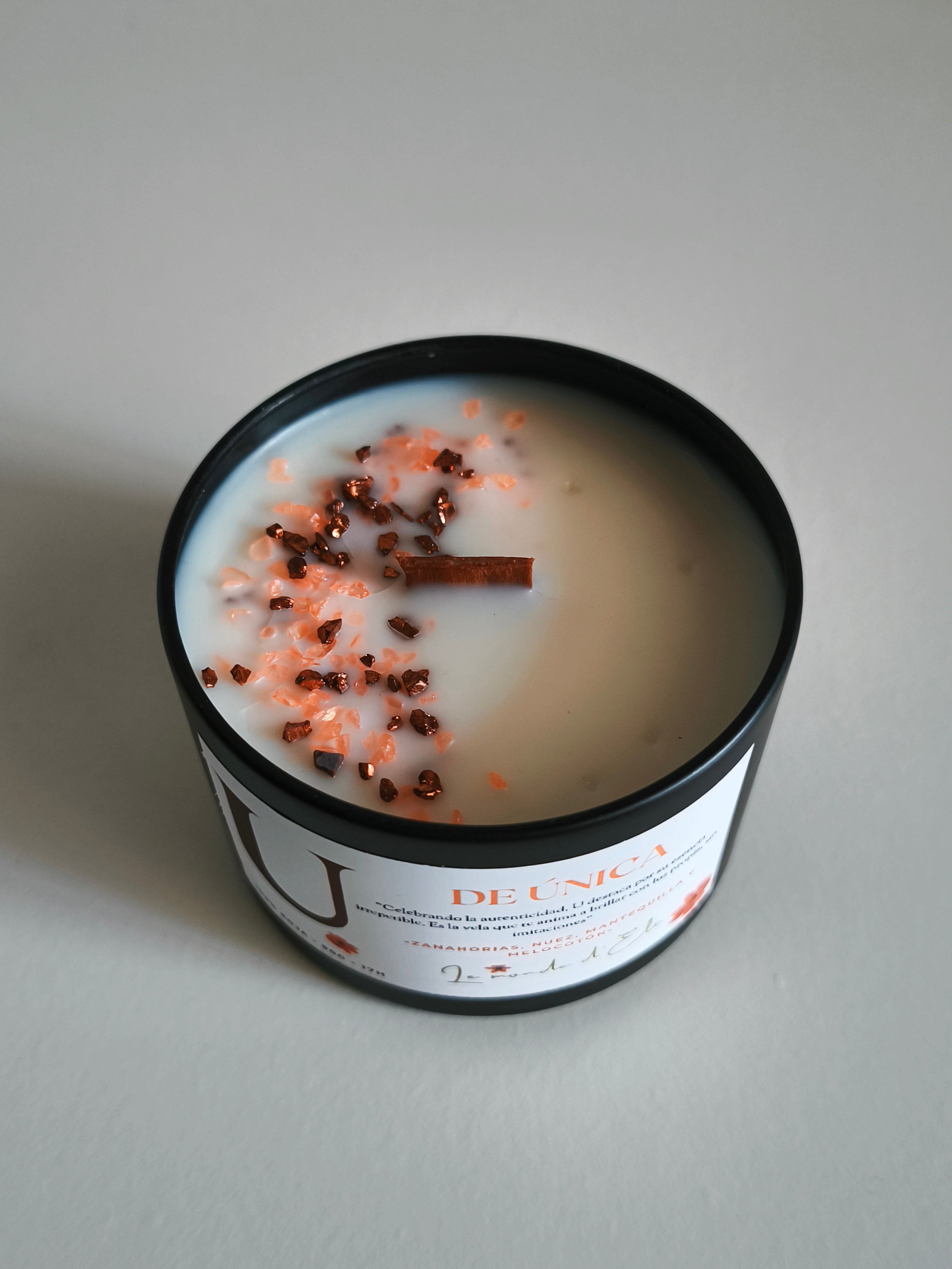 U by Única Scented Candle